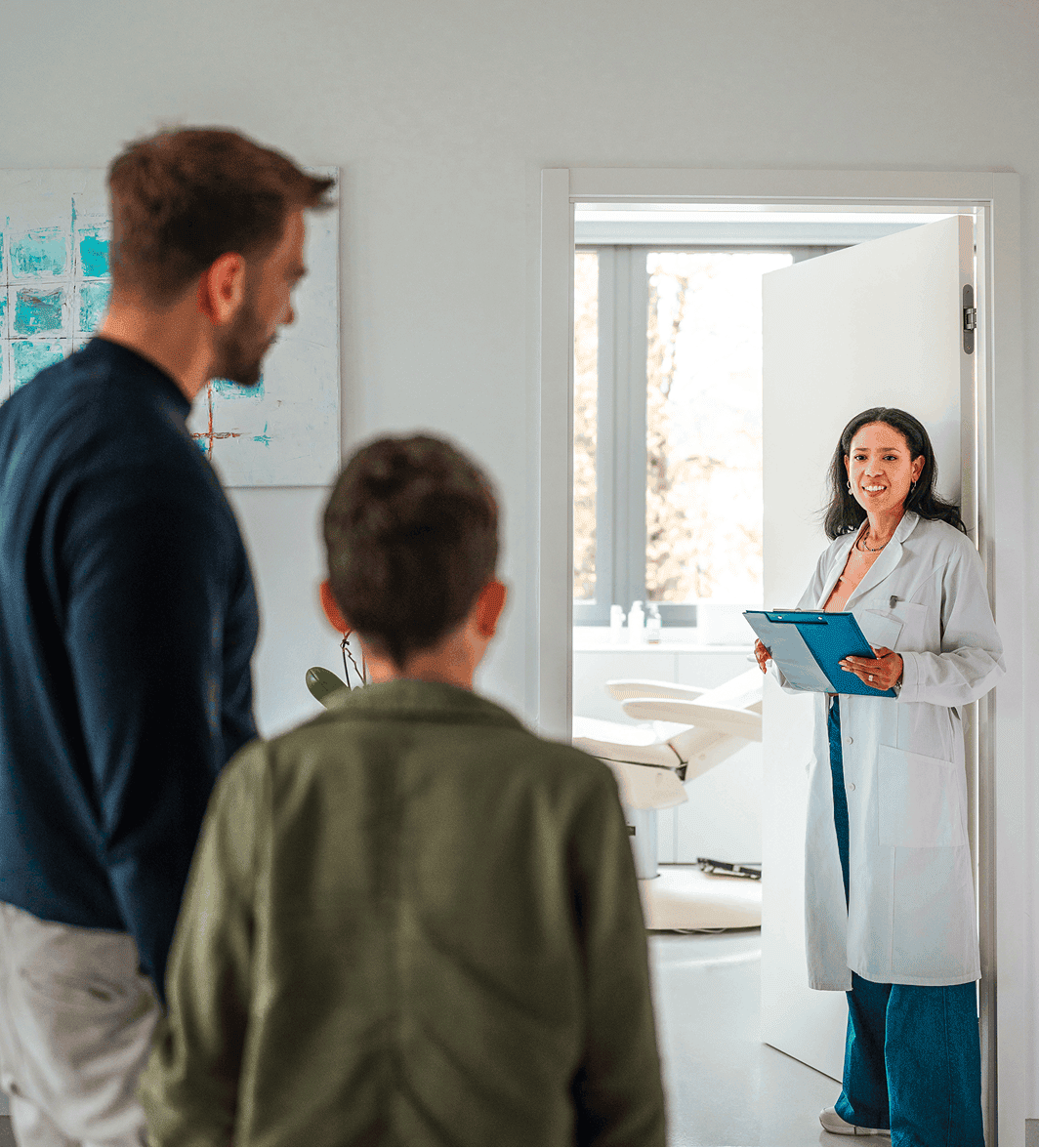 family-visiting-doctor.png
